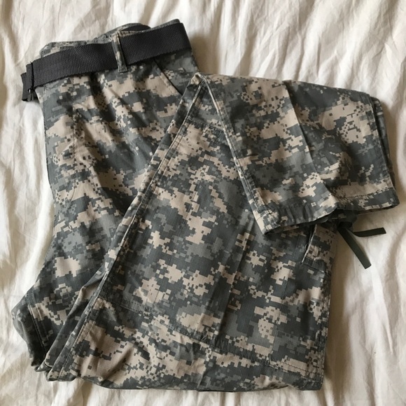 Other - ❤️5/$20❤️ Military-Style Pants